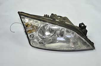 TAURUS ÇIKMA YEDEK PARÇA FORD CIKMA YEDEK MONDEO 2 SAĞ FAR